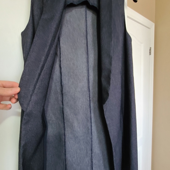 Trisisto Sleeveless Denim Blazer - Picture 4 of 6